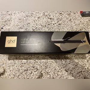 ghd curve soft curl 1 1/4” iron.